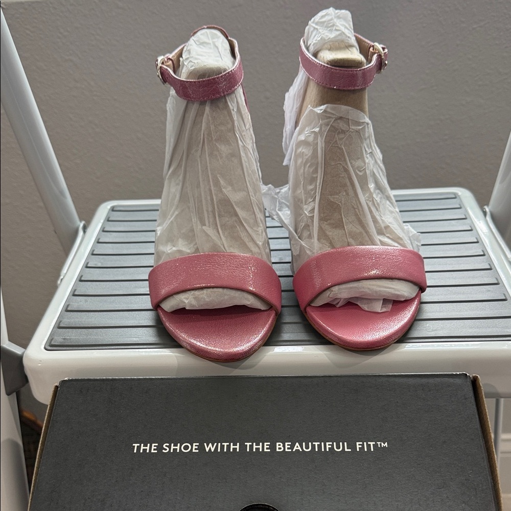 Naturalizer Pink Heeled Sandals